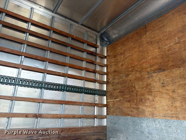 image for item FH6347 1996 International 4700 box truck