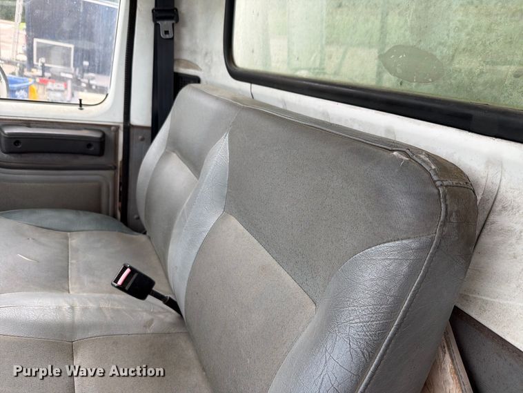 image for item FH6347 1996 International 4700 box truck