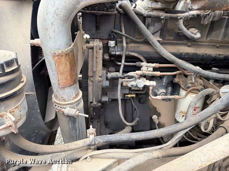 image for item FH6347 1996 International 4700 box truck