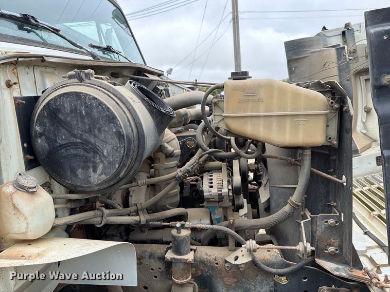 image for item FH6347 1996 International 4700 box truck
