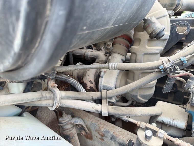 image for item FH6347 1996 International 4700 box truck