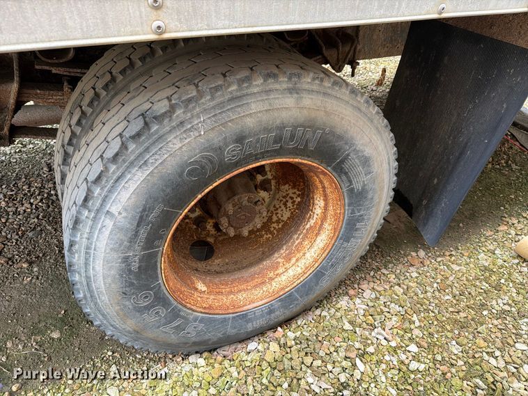 image for item FH6347 1996 International 4700 box truck
