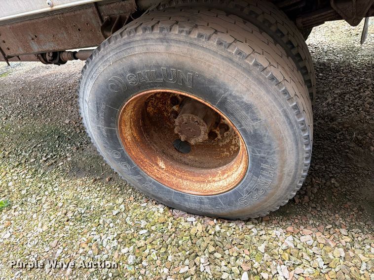image for item FH6347 1996 International 4700 box truck