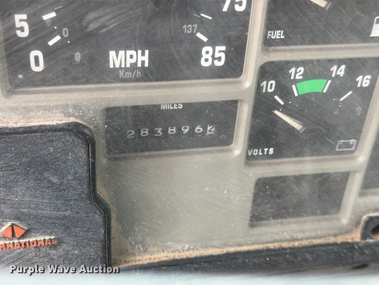 image for item FH6347 1996 International 4700 box truck