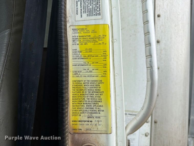 image for item FH6347 1996 International 4700 box truck