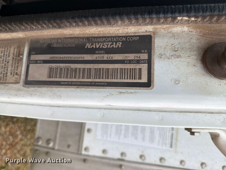 image for item FH6347 1996 International 4700 box truck