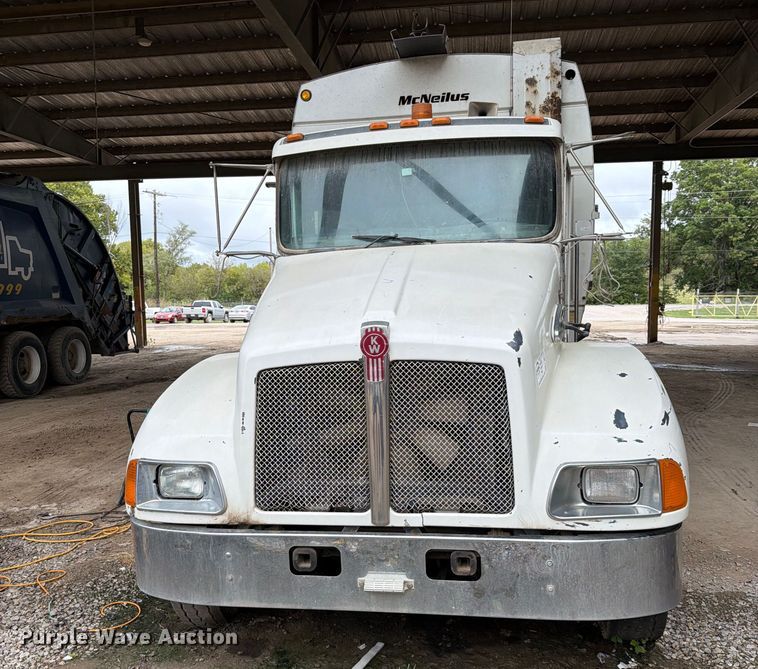 image for item FH6349 2007 Kenworth T300 refuse truck