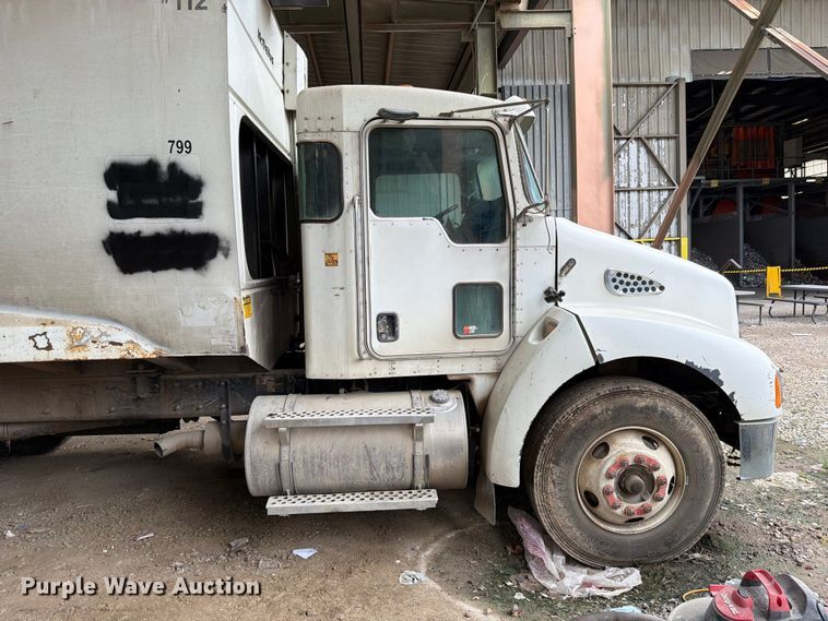 image for item FH6349 2007 Kenworth T300 refuse truck