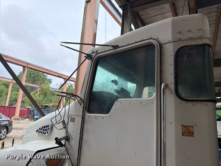 image for item FH6349 2007 Kenworth T300 refuse truck