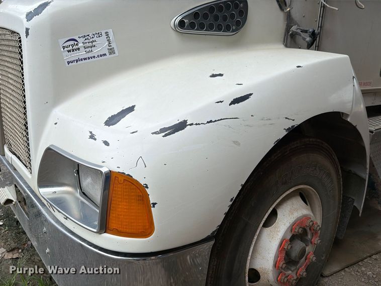 image for item FH6349 2007 Kenworth T300 refuse truck