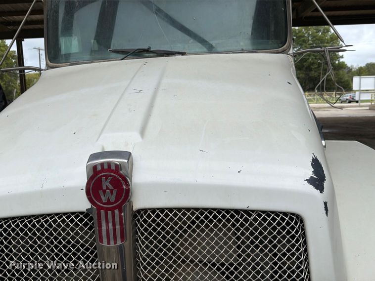 image for item FH6349 2007 Kenworth T300 refuse truck
