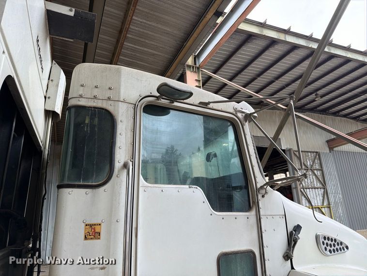 image for item FH6349 2007 Kenworth T300 refuse truck