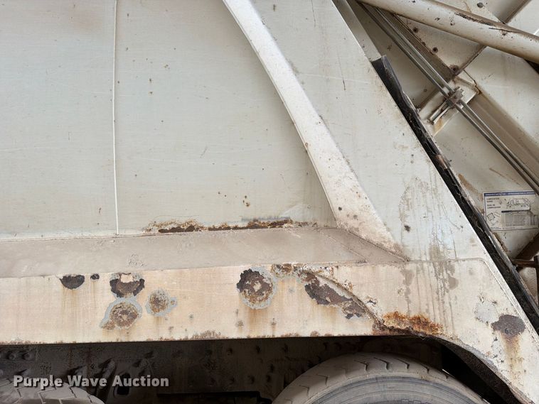 image for item FH6349 2007 Kenworth T300 refuse truck