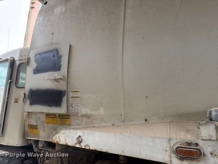 image for item FH6349 2007 Kenworth T300 refuse truck