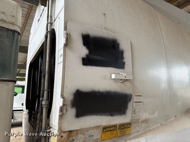 image for item FH6349 2007 Kenworth T300 refuse truck