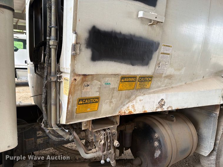 image for item FH6349 2007 Kenworth T300 refuse truck