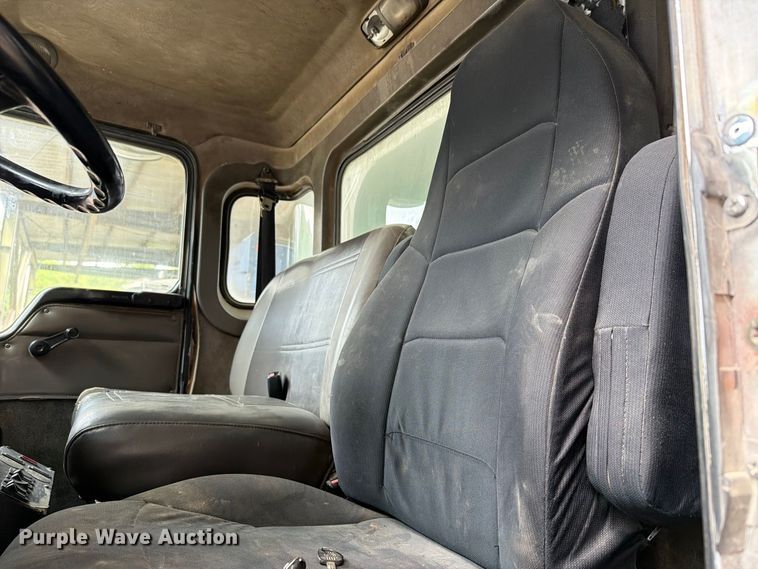 image for item FH6349 2007 Kenworth T300 refuse truck
