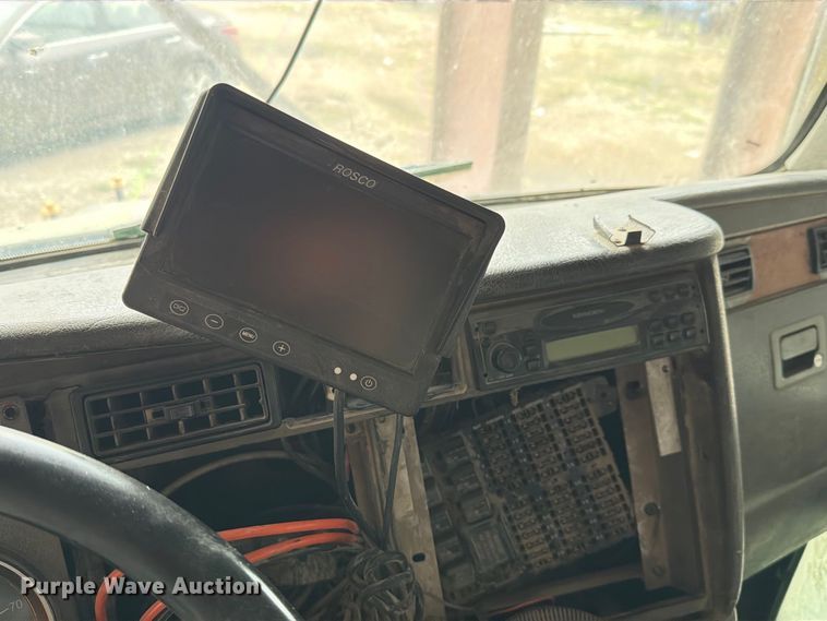 image for item FH6349 2007 Kenworth T300 refuse truck
