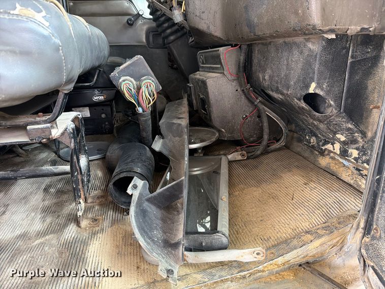 image for item FH6349 2007 Kenworth T300 refuse truck