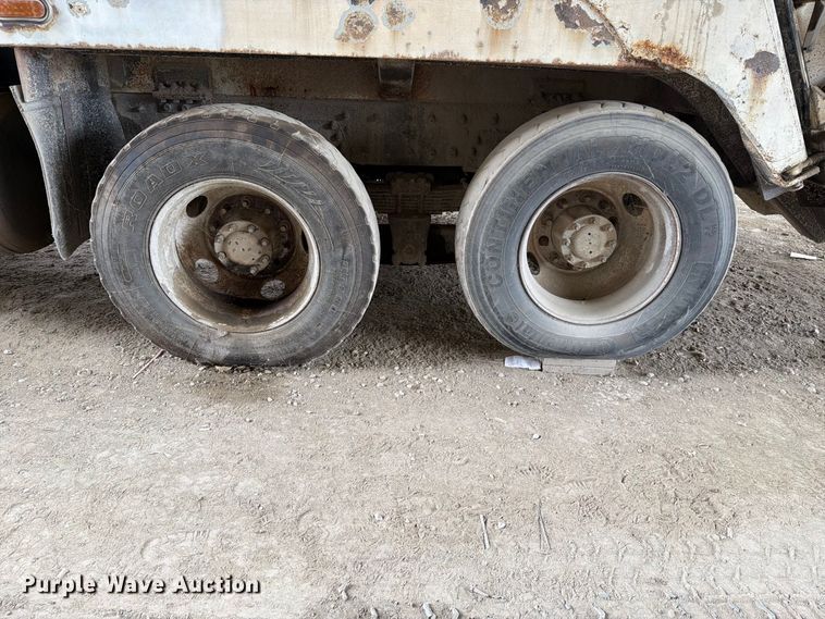 image for item FH6349 2007 Kenworth T300 refuse truck