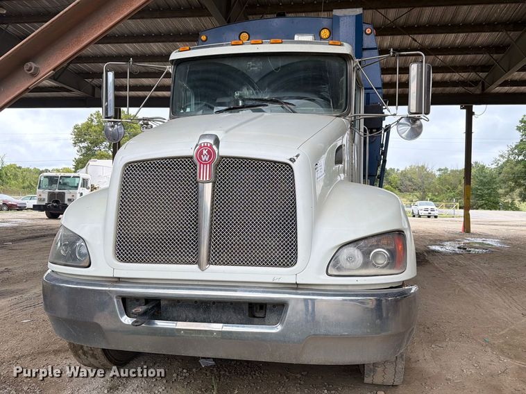image for item FH6393 2012 Kenworth T370 refuse truck