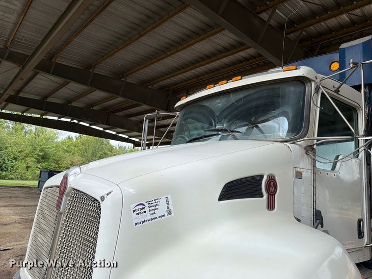 image for item FH6393 2012 Kenworth T370 refuse truck