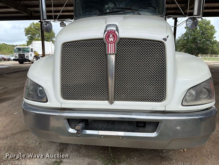 image for item FH6393 2012 Kenworth T370 refuse truck
