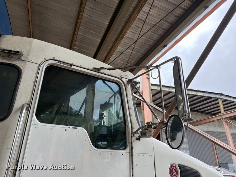 image for item FH6393 2012 Kenworth T370 refuse truck