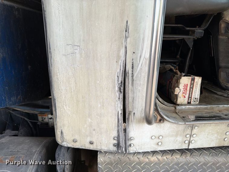 image for item FH6393 2012 Kenworth T370 refuse truck