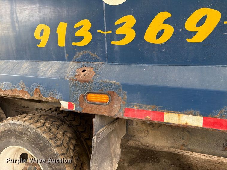 image for item FH6393 2012 Kenworth T370 refuse truck