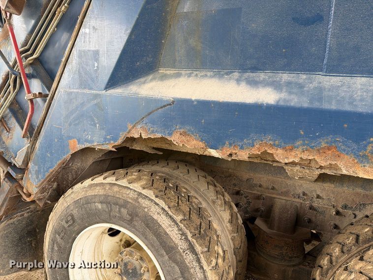 image for item FH6393 2012 Kenworth T370 refuse truck