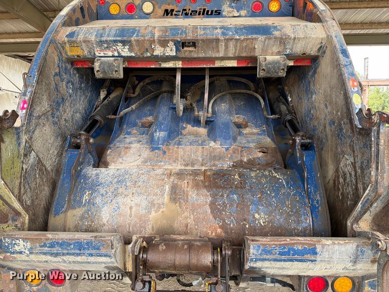 image for item FH6393 2012 Kenworth T370 refuse truck