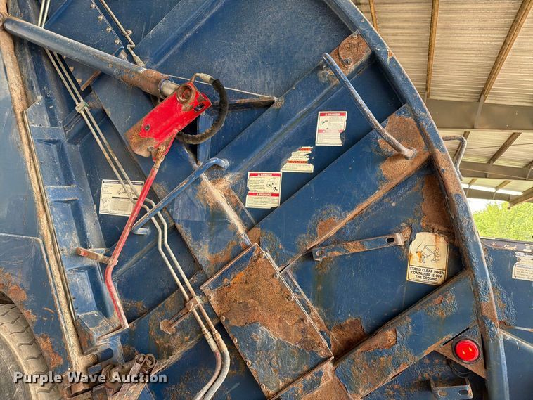 image for item FH6393 2012 Kenworth T370 refuse truck