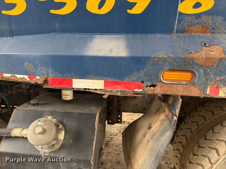 image for item FH6393 2012 Kenworth T370 refuse truck