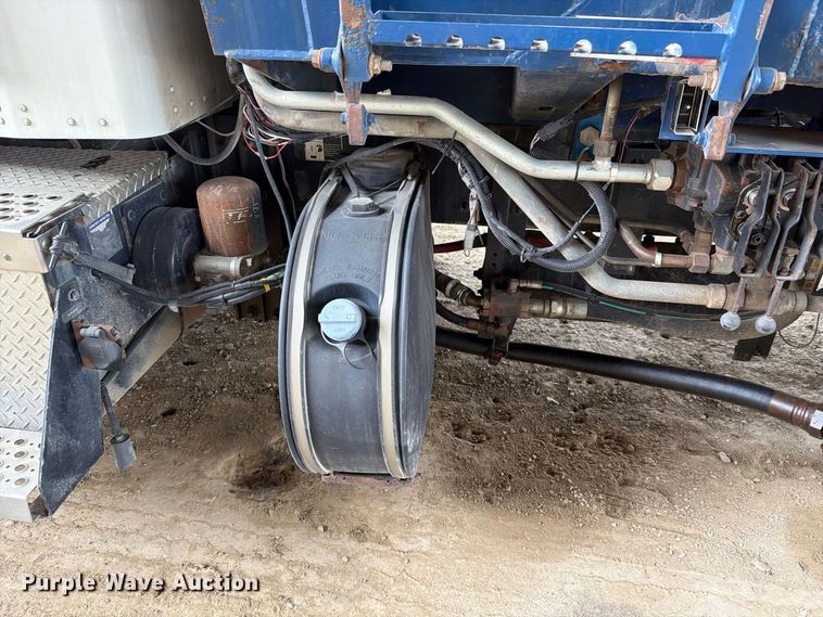 image for item FH6393 2012 Kenworth T370 refuse truck