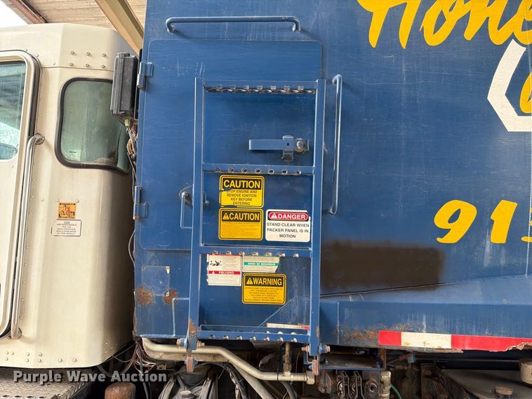 image for item FH6393 2012 Kenworth T370 refuse truck