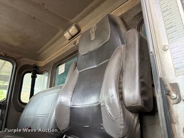 image for item FH6393 2012 Kenworth T370 refuse truck