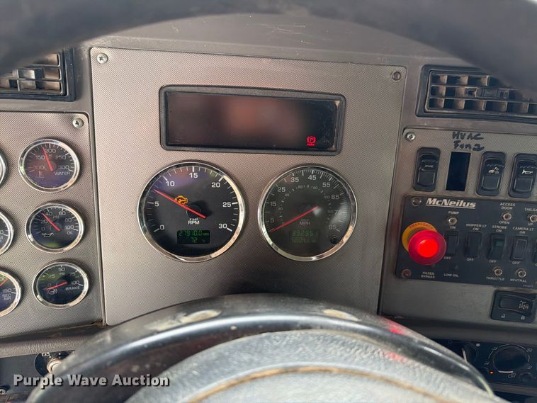 image for item FH6393 2012 Kenworth T370 refuse truck