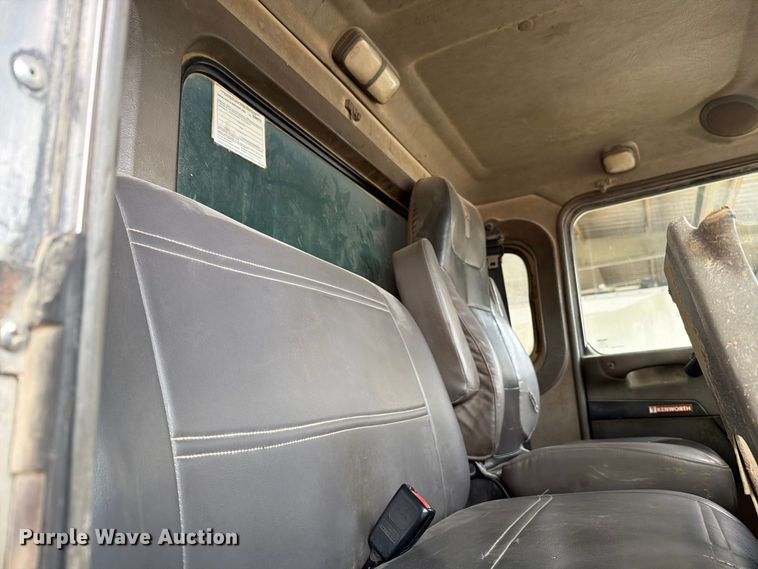 image for item FH6393 2012 Kenworth T370 refuse truck