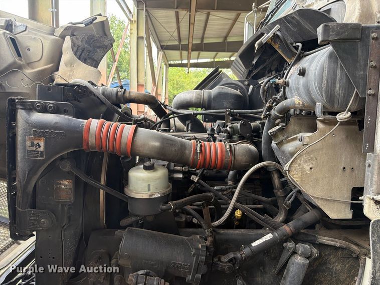 image for item FH6393 2012 Kenworth T370 refuse truck