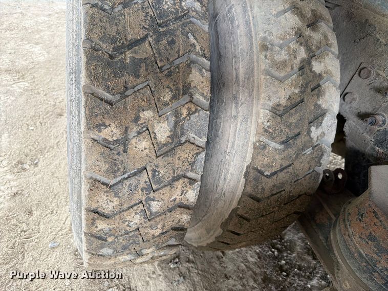 image for item FH6393 2012 Kenworth T370 refuse truck