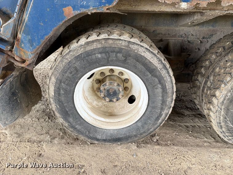 image for item FH6393 2012 Kenworth T370 refuse truck