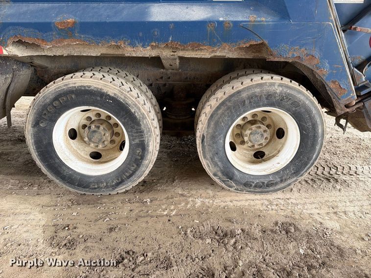 image for item FH6393 2012 Kenworth T370 refuse truck