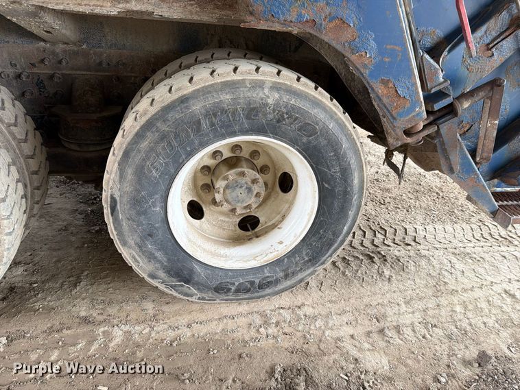 image for item FH6393 2012 Kenworth T370 refuse truck