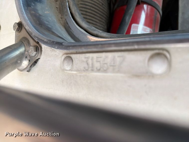 image for item FH6393 2012 Kenworth T370 refuse truck