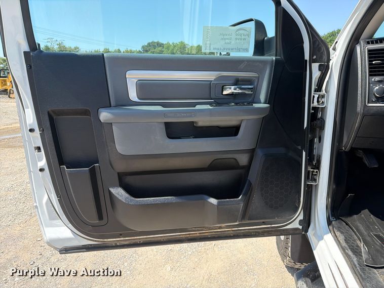 image for item FI0351 2015 RAM 2500 pickup truck