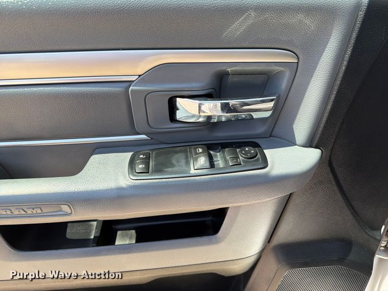 image for item FI0351 2015 RAM 2500 pickup truck