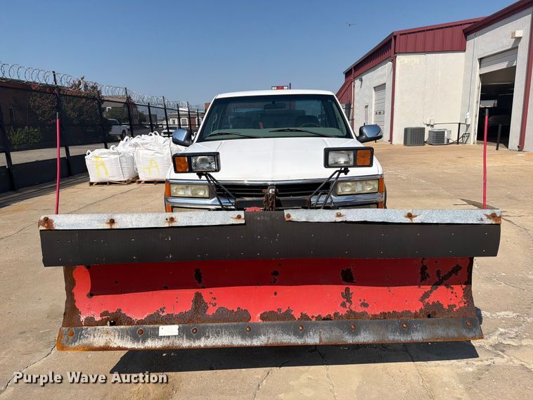 image for item FI0429 2000 Chevrolet K2500 pickup truck
