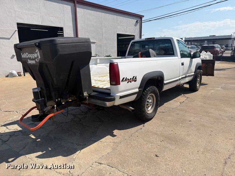 image for item FI0429 2000 Chevrolet K2500 pickup truck