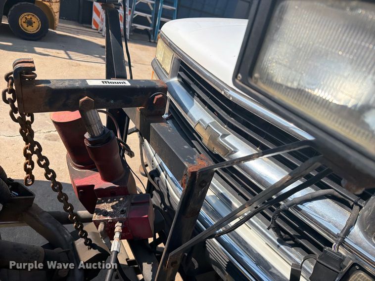 image for item FI0429 2000 Chevrolet K2500 pickup truck